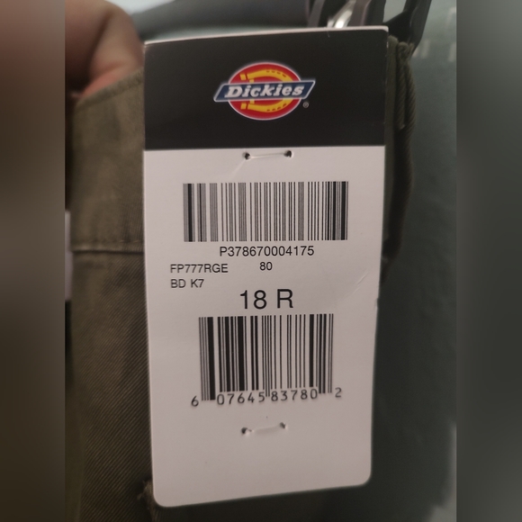 Brand new cargo pants - Picture 2 of 3